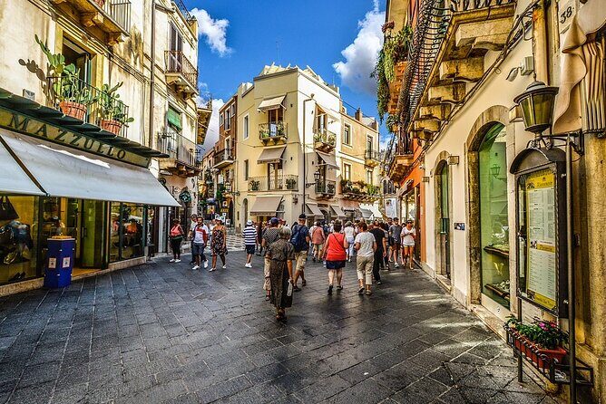 One day tour to Taormina, Savoca and Castelmola - FAQ