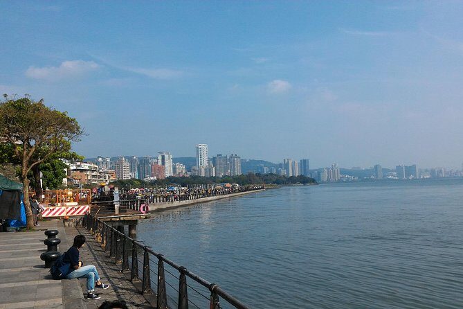 One-day Yangmingshan NP Beitou Hot Spring Park and Tamsui Tour Package - Exploring Yangmingshan National Park