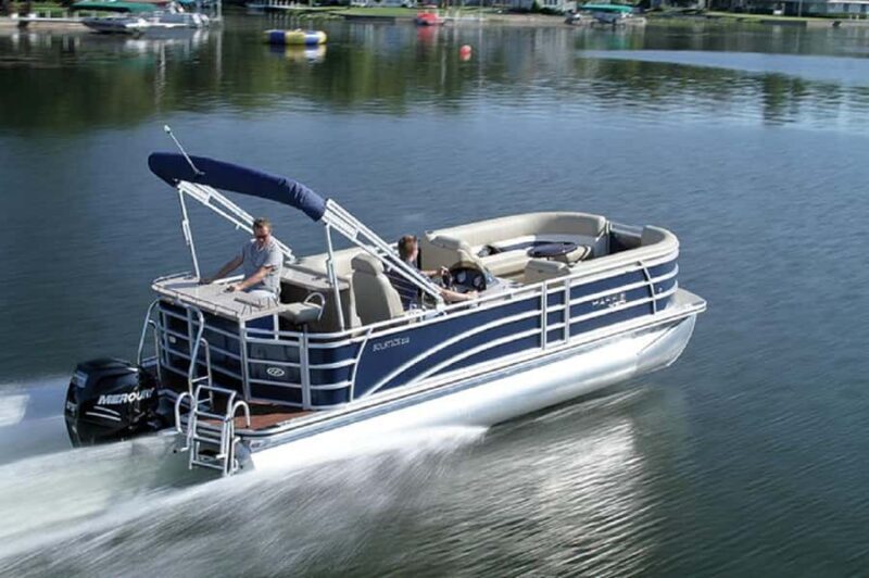 One Hour Private Pontoon Boat Lake Tour - A Closer Look at Kelowna’s One-Hour Private Pontoon Boat Lake Tour