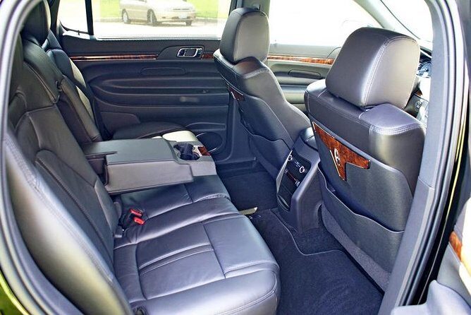One-Way Private Transfer from Downtown Chicago to ORD by Sedan - Key Points