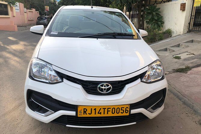 One Way Transfer From Jaipur To Udaipur With Optional Stop at Pushkar / Jodhpur - An Easy and Practical Way to Travel Between Jaipur and Udaipur