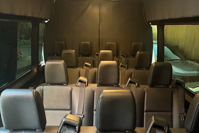 One - Way Transfer from Pier 66 to SeaTac international Airport - A Closer Look at the Transfer Experience