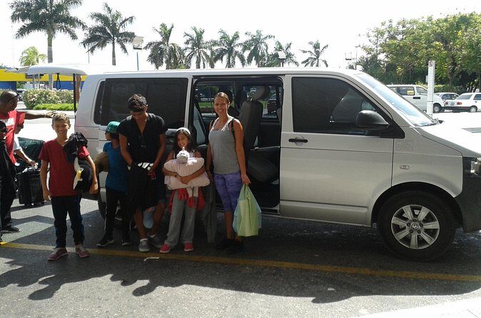 One Way Transfer to/from Cancun Airport to Akumal Zone up to 7 passengers - Who Should Consider This Service