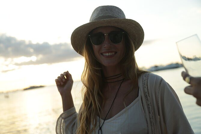 Only Adults Catamaran, Party Isla Mujeres! Departures from Cancun - Group Size and Atmosphere