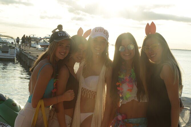 Only Adults Catamaran, Party Isla Mujeres! Departures from Cancun - The Sum Up
