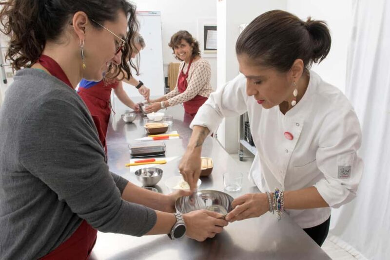 only in ITALIAN - International aperitif + cooking class in Italian - Un’esperienza di cucina e aperitivo di alta qualità a un prezzo molto competitivo