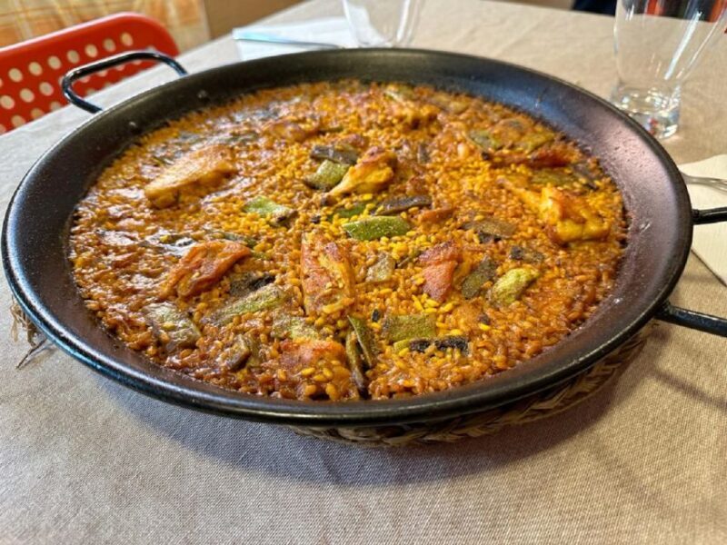 OnlyForYou, Paella Session at a Michelin-trained Chefs Home - Who Should Consider This Tour?