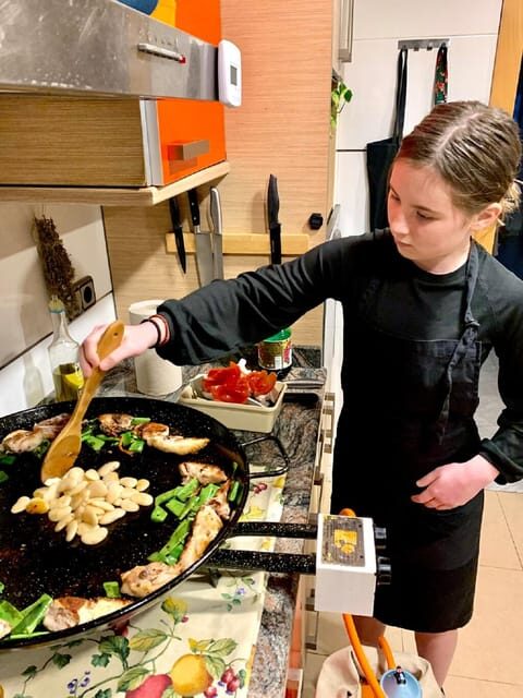 OnlyForYou, Paella Session at a Michelin-trained Chefs Home - FAQ