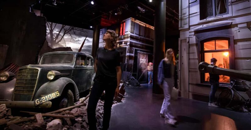 Oosterbeek: Airborne Museum Hartenstein Entry Ticket - Key Points