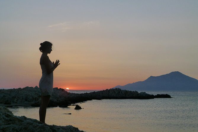 Open Mindfulness & Yoga Classes on the island on donation basis - Key Points