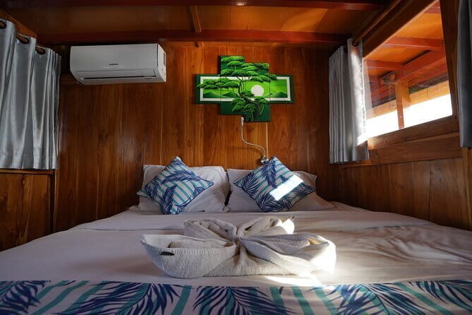 Open Sailing Trip Labuan Bajo, Using Singkolo Pinishi Boat - A Deep Dive into the Itinerary