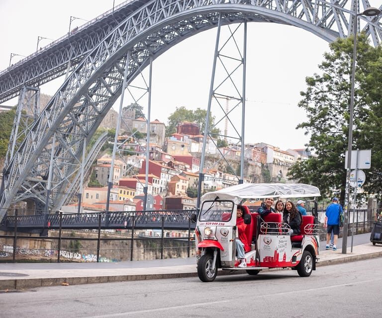 Oporto Tuk Tuk Tour: Among bridges and mysteries - 1.30h - Key Points