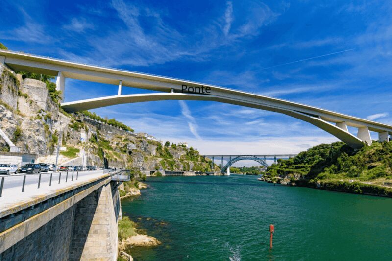 Oporto Tuk Tuk Tour: Among bridges and mysteries - 1.30h - FAQ