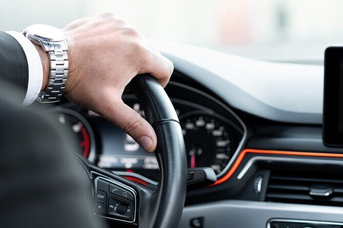 Orlando MCO To or From Convention Center Mercedes Sprinter 14 PAX - Key Points