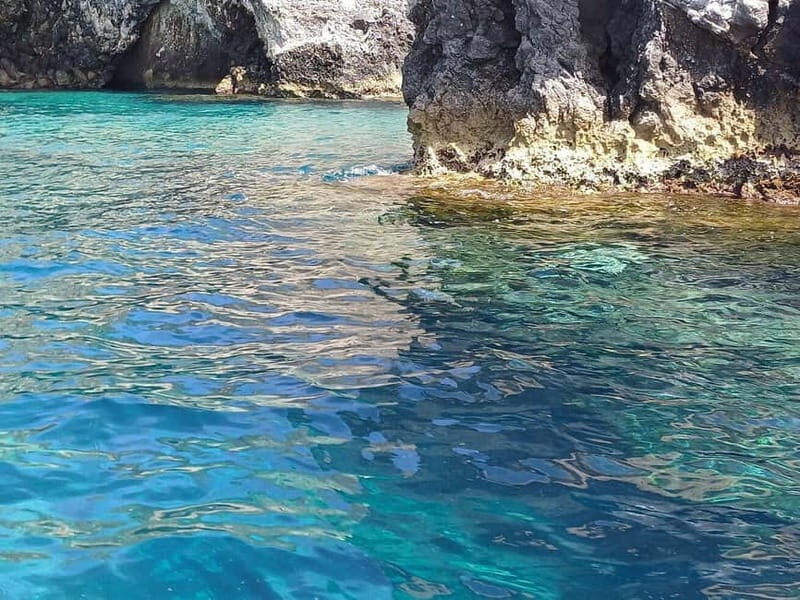 Ortigia: tour delle grotte marine in barca - Who Should Book This Tour?