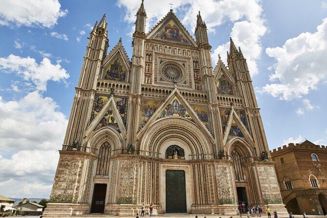 Orvieto and Civita di Bagnoregio Full Day Trip from Rome - Savoring Umbrian Flavors During a Farm-to-Table Lunch