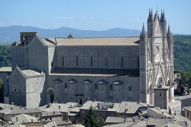 Orvieto, the Cathedral with golden mosaics and the medieval city Private Tour - Practical Details and Experience Quality