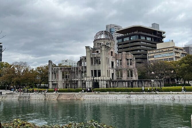 Osaka: Osaka Castle Tower Private Guided Tour in 90 Minutes - Practical Details and Tips