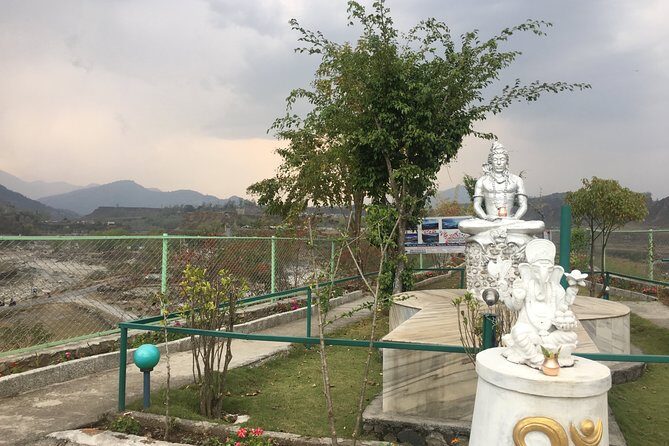 Osho Upaban Meditation Center Tour in Pokhara - Experience and Atmosphere