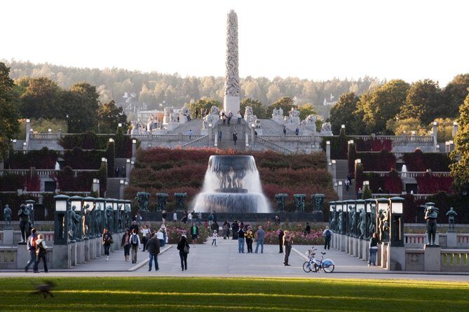 Oslo Highlights Bike Tour - The Green Oasis of Frognerparken