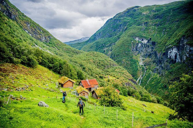 Oslo To Bergen Self-Guided Full Day Trip with Flåm Railway And Fjord Cruise - Key Points
