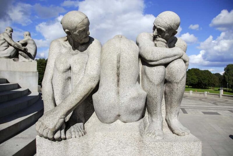 Oslo: Walking Tour with Local Guide and Photos - Exploring Oslo: A Guided Walking Tour with Photos