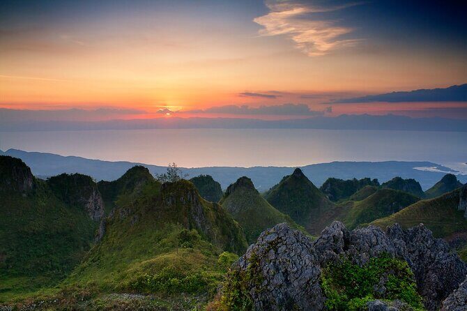Osmeña Peak and Kawasan Falls Canyoneering Private Tour - Exploring Cebu’s Greatest Natural Gems: Osmeña Peak and Kawasan Falls Canyoneering Private Tour