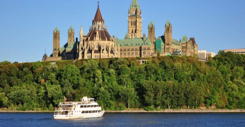 Ottawa Premium Small Group Tour with Canal Cruise - Why This Tour Works Well