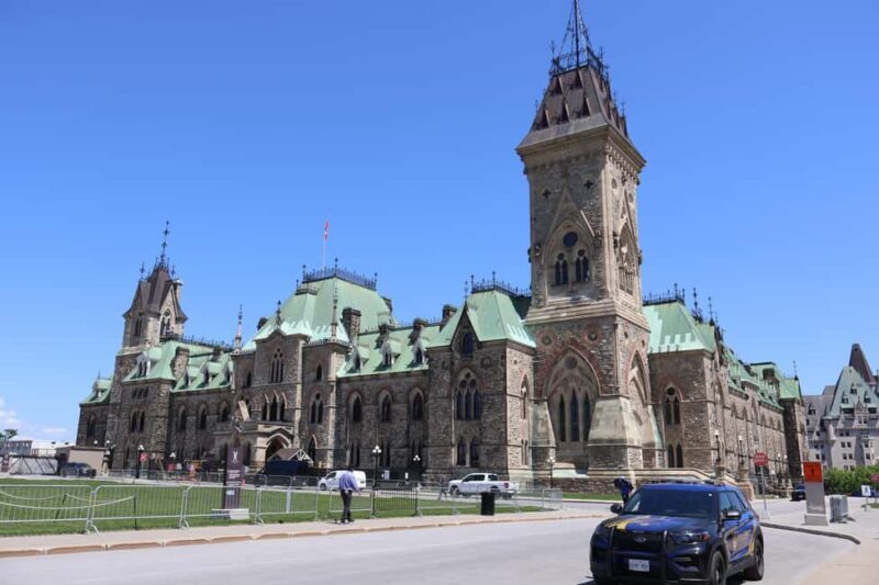 Ottawa: Private Guided City Tour from Montreal - The Value of This Tour