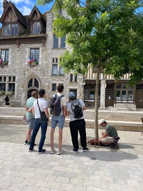 Outdoor Escape Game - Les Sucreries Royales - What Is the Outdoor Escape Game - Les Sucreries Royales?