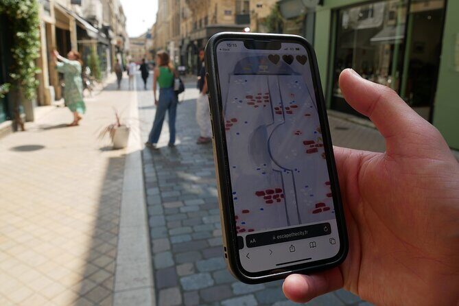 Outdoor escape-game | The Bordeaux robbery - Who Is This Tour Best For?