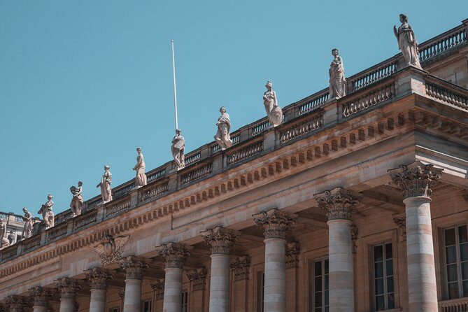 Outdoor escape-game | The Bordeaux robbery - The Sum Up