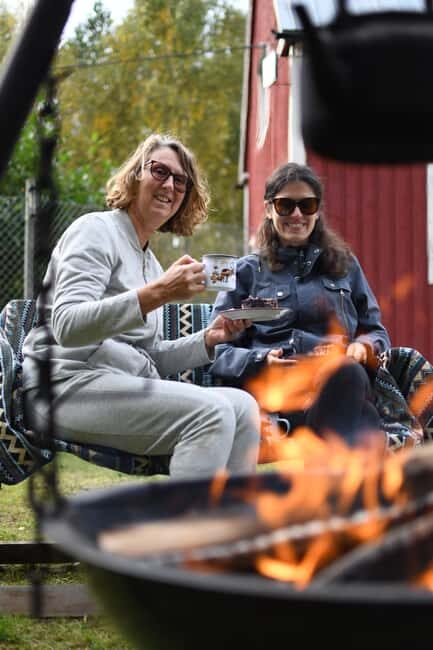 Överkalix - Lapland : Husky Cuddle and Fika Experience - An Authentic Encounter in Swedish Lapland