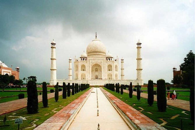 Overnight Agra Tour From Ahmedabad with Return Flights - The Sum Up