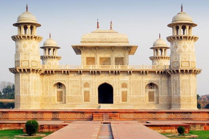 Overnight stay Taj Mahal and Agra Fort tour from Pune - Transportation and Logistics: Why They Matter