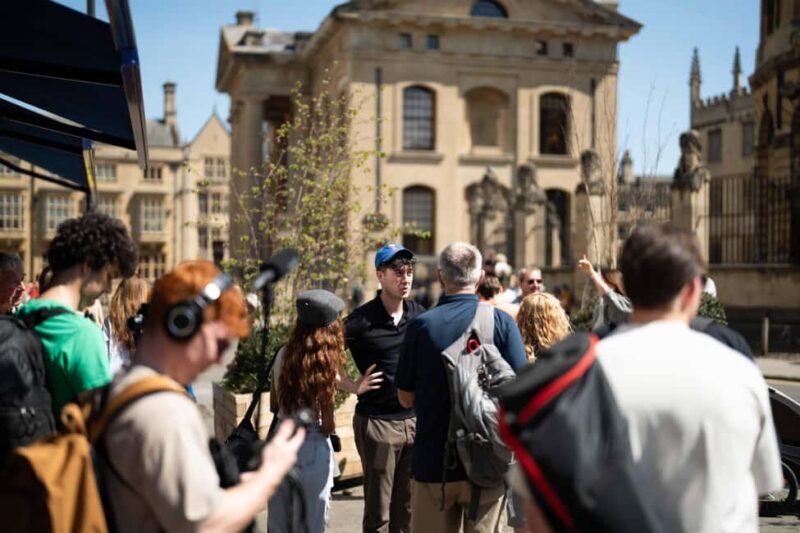 Oxford: Alumni-led Walking Tour w/opt New College - Key Points