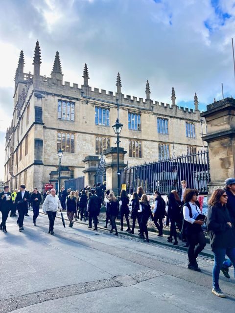Oxford: City & University Tour with College entry included - FAQ