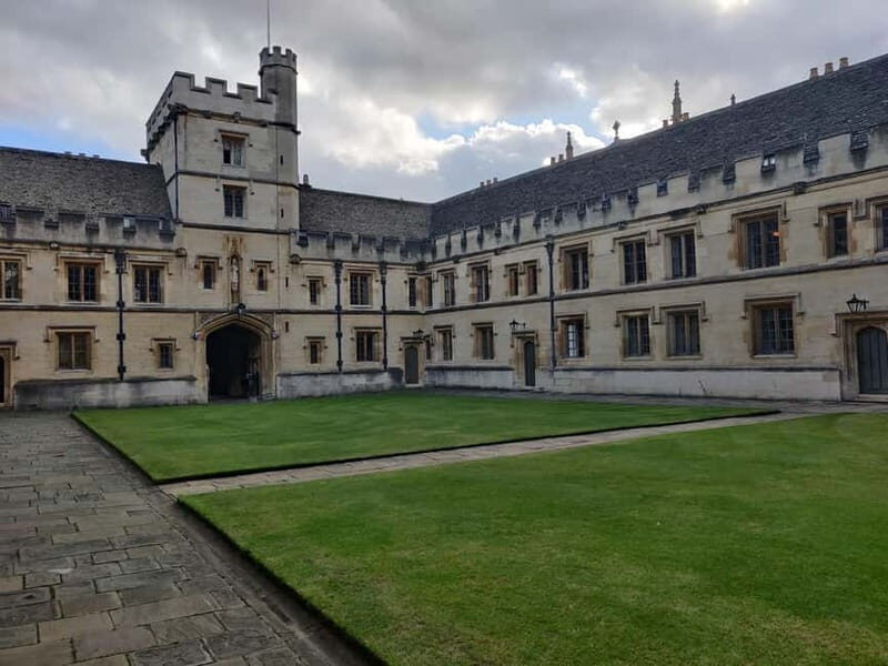 Oxford: Private Guided Walking Tour of University and City - FAQs