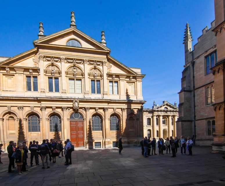 Oxford: Private Walking Tour with University Alumni Guide - An Intimate, Customizable Tour