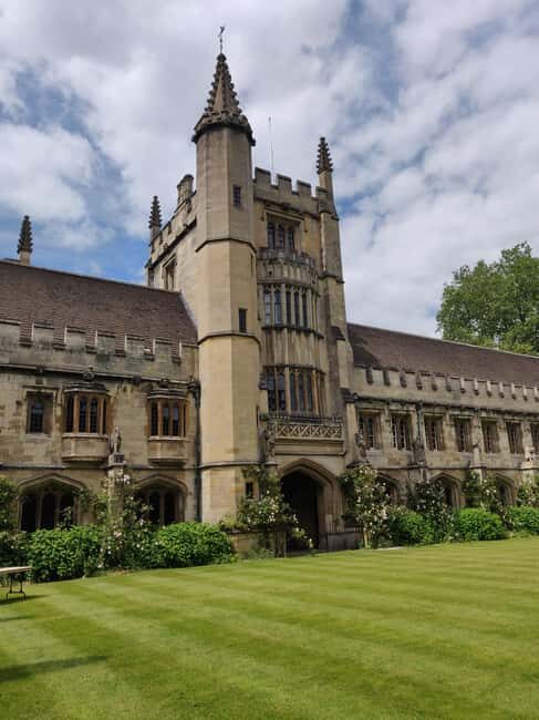 Oxford: Tolkien, Lewis and Alice Walking Tour. Small group! - Exploring the Colleges: Exeter, Oriel, and Merton