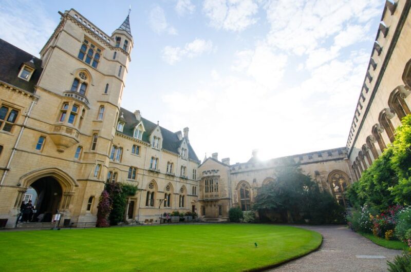 Oxford: University and City Walking Tour with Alumni Guide - An In-Depth Look at the Tour Experience