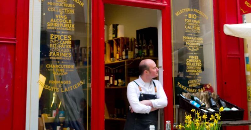 Oyster and white wine tasting in the heart of Montmartre - Key Points