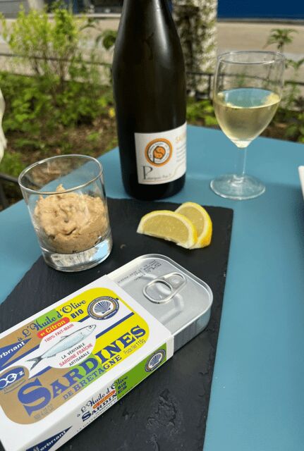 Oyster and white wine tasting in the heart of Montmartre - The Authentic Experience: What We Loved