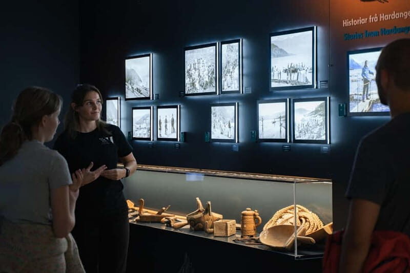 Øystese: Aquaculture Exhibition Guided Tour - The Heart of the Tour: Fish Lifecycle & Water Quality