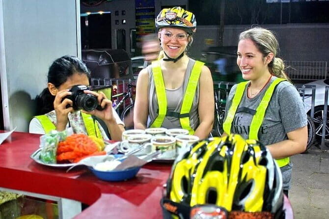 Padavigampola Village Cycling Tour with Cooking Demonstration from Pinnawala - FAQs