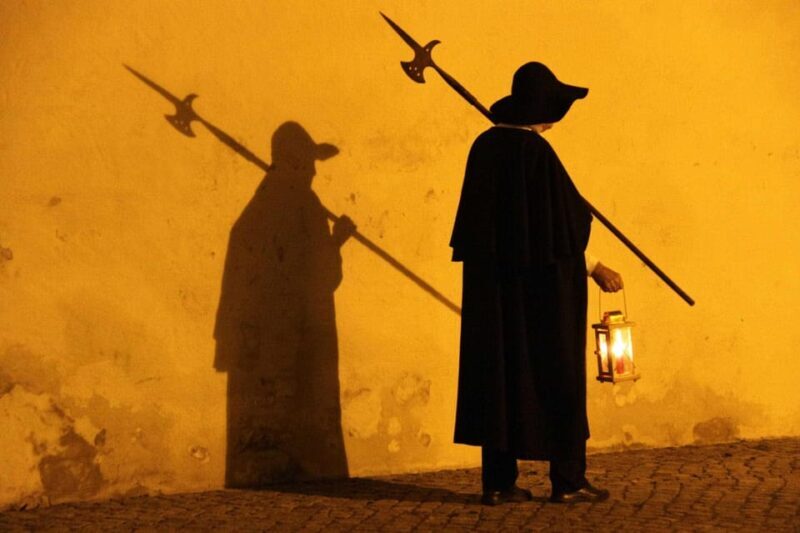 Paderborn: "Beschwipste" Nachtwächter-Führung (mit Umtrunk) - The Sum Up