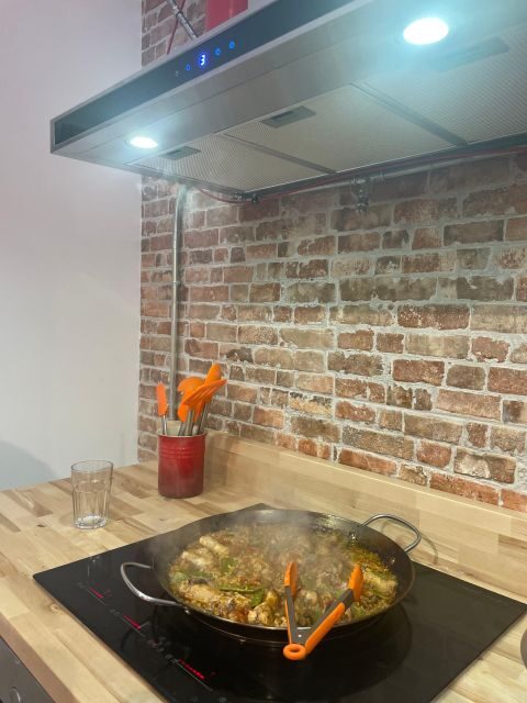 Paella Cooking Class with Sangria in Bilbao - Key Points