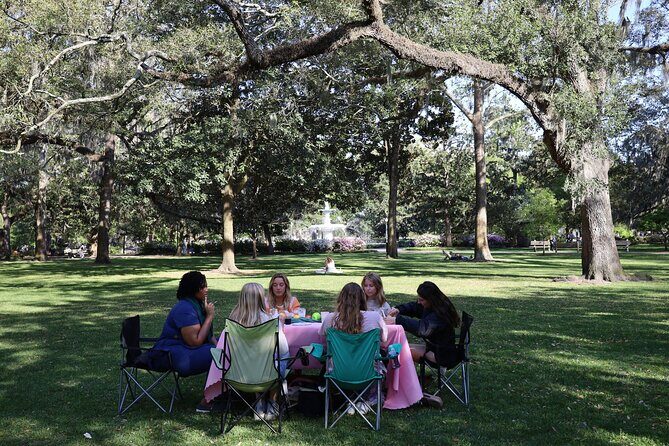 Paint Tiny Canvases in Forsyth Park - The Group Dynamic and Personal Touch