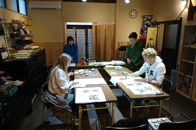 Painting Experience-Fun to Draw, Fun to Create- - Exploring Kyotos Artistic Side: Painting Experience - Fun to Draw, Fun to Create