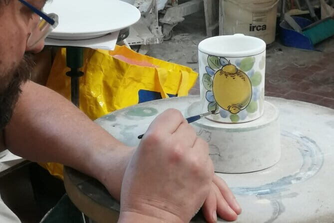 Painting Experience in Florence: Create Your Own Florentine Lily - Who Would Love This?